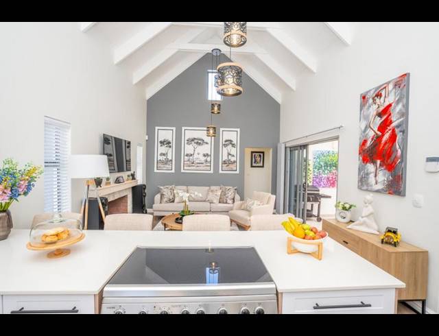 2 BEDROOM HOUSE FOR SALE IN SALDANHA HEIGHTS